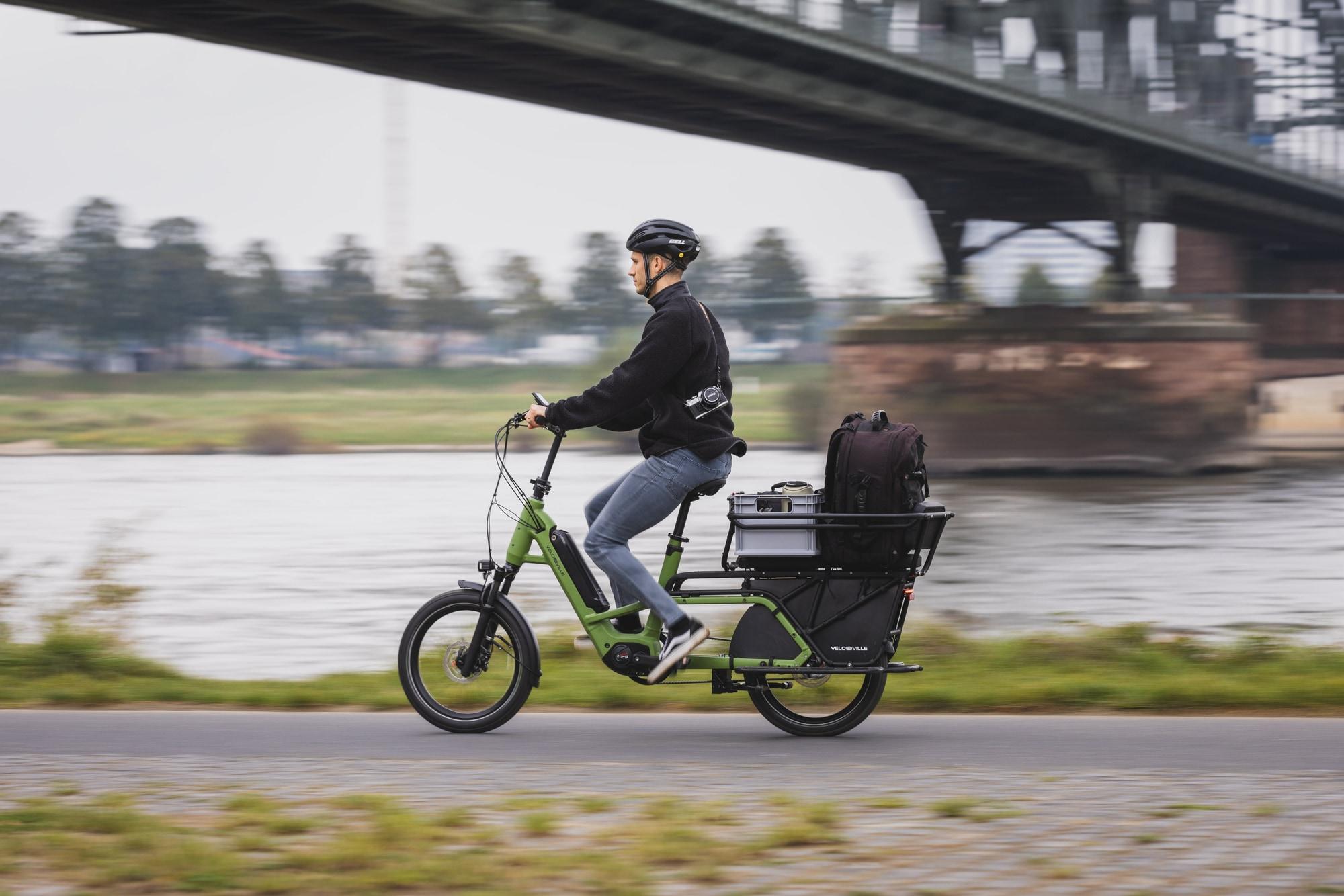 Entdecken Sie das VELO DE VILLE LOADY E-Bike - ideal für den Transport in der Stadt. Robust, stilvoll und perfekt f