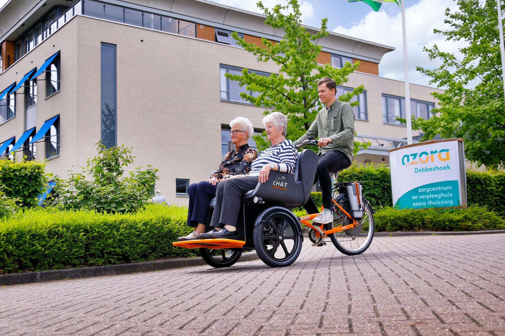 Auf dem Van Raam Chat Dreirad e-Bike gemeinsam die Welt erkunden.