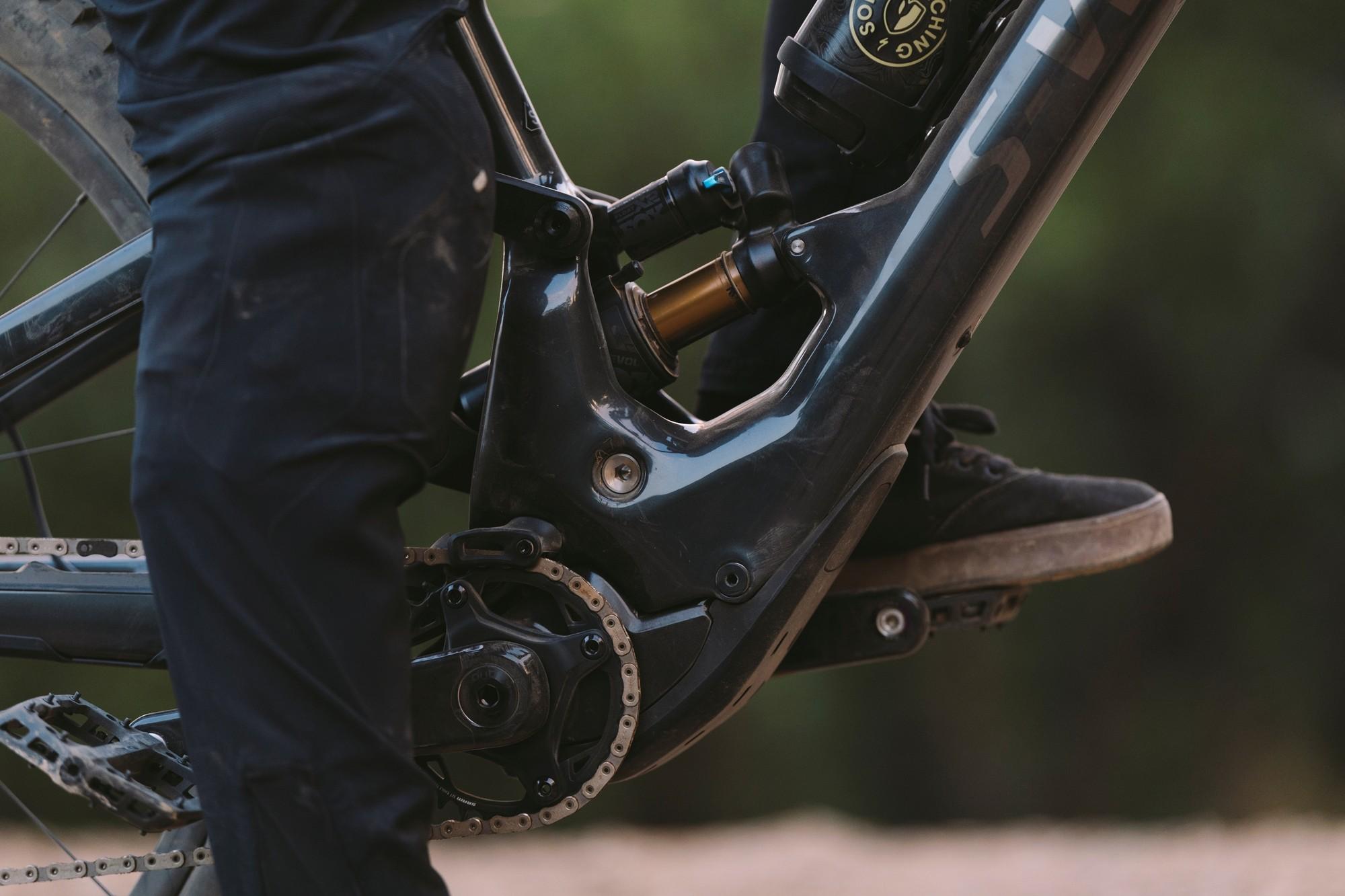 Das Bild zeigt das Antriebssystem eines Specialized Kenevo SL