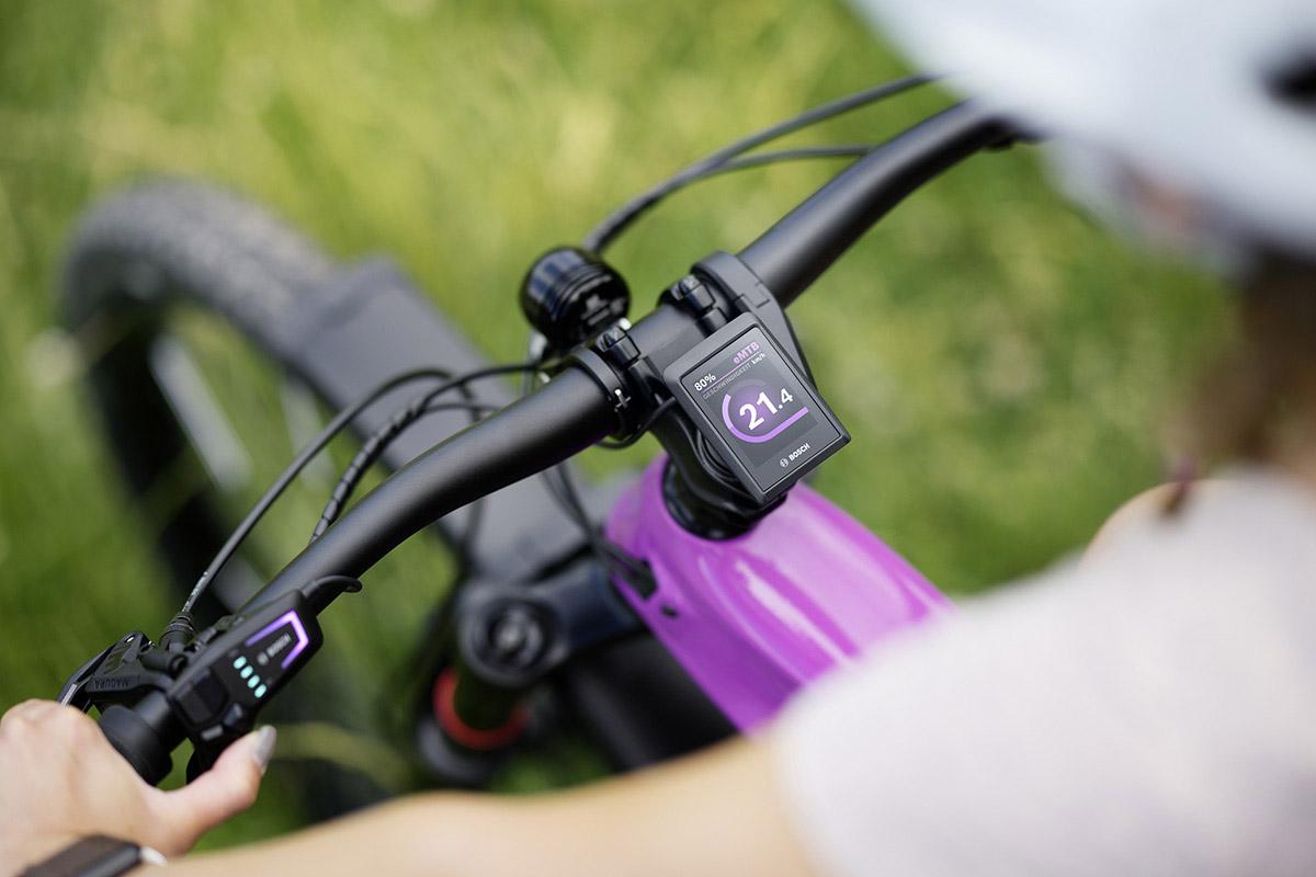 Entdecken Sie das Bosch Kiox 300 Display mit LED-Remote für E-Bikes 2022. Perfekte Kontrolle und intuitive Bedienun