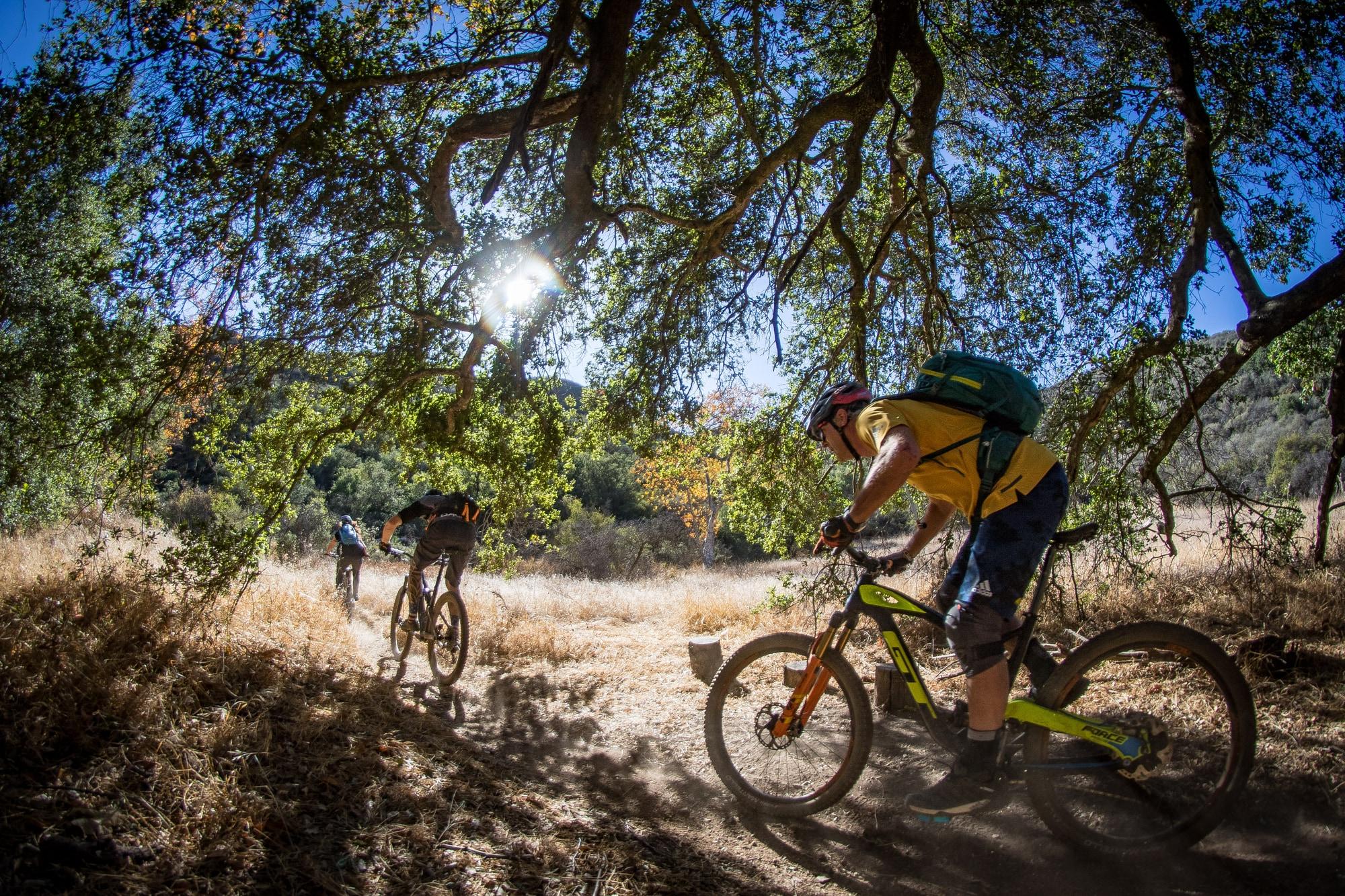Genießen Sie fesselnde Offroad-Abenteuer mit SQlab und erleben Sie die Natur hautnah. Perfekt für alle Trail-Enthus