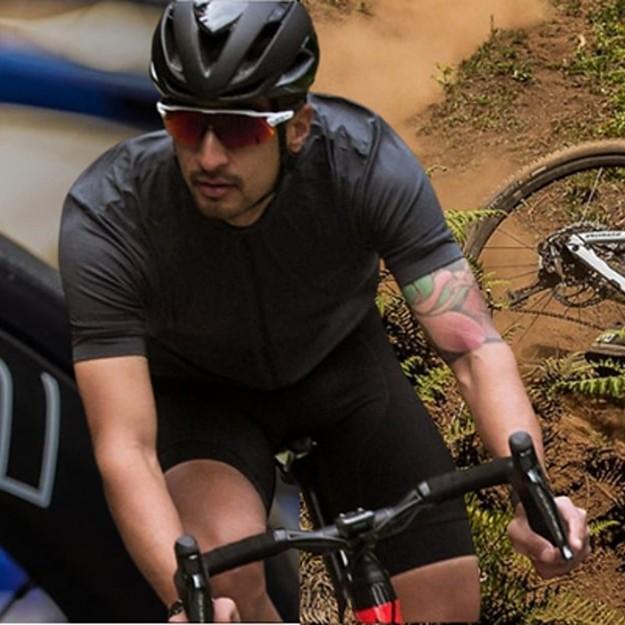 Erlebe ultimativen Grip und Performance mit Specialized S-Works Reifen. Perfekt für anspruchsvolle Trails und Gesch