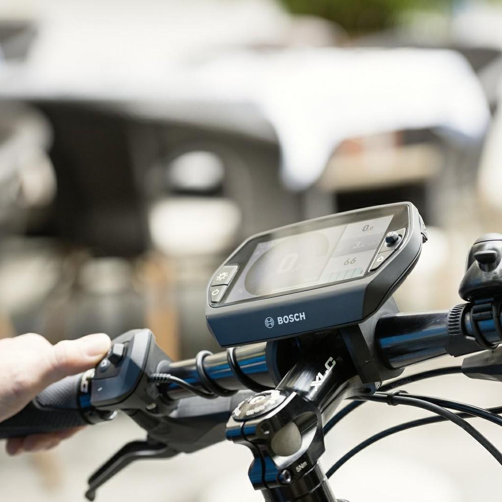 Entdecken Sie das Bosch Nyon Display für ein smartes E-Bike-Erlebnis. Modernes Design und intuitive Bedienung für u