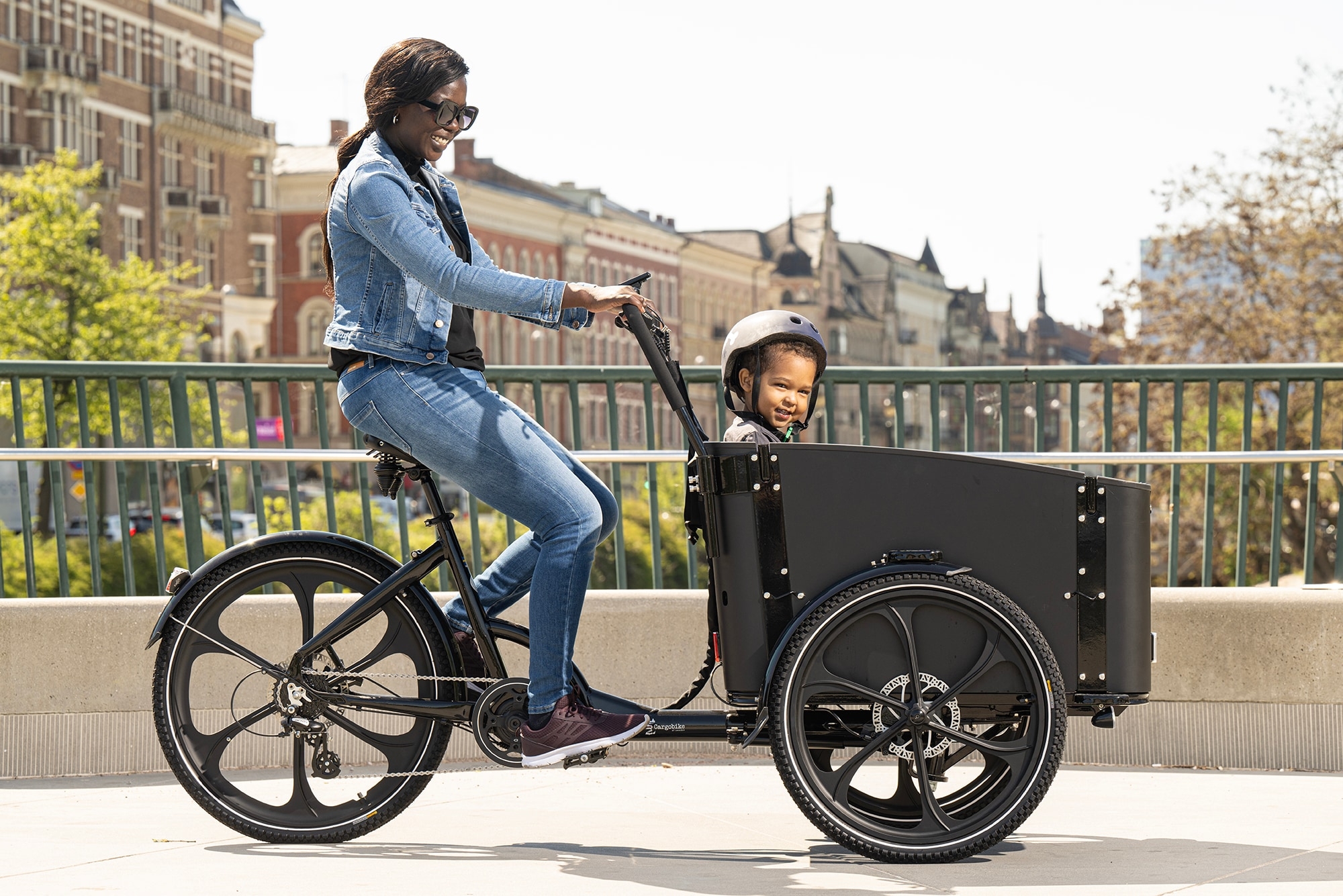 Entdecken Sie das Cargobike of Sweden für komfortable und stilvolle Fahrten durch die Stadt. Ideal für den Transpor