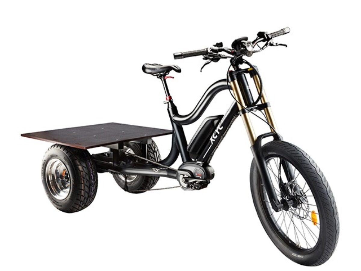 Robustes XCYC Allround Lastenfahrrad mit großer Ladefläche. Ideal für effiziente Transporte in der Stadt.